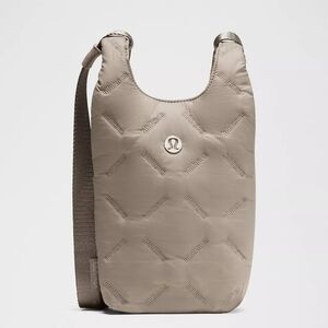 NWT - Quilty Pleasures Phone Crossbody Bag 1L - Warm Ash Grey